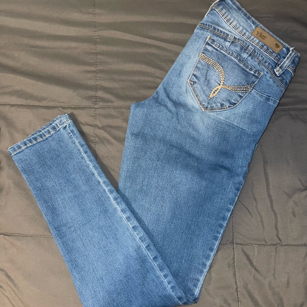 YMI BETTA BUTT JEANS SIZE 9